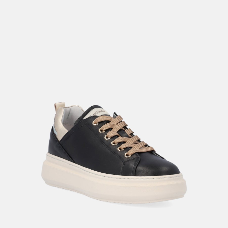 Woman BLACK GARDENS | Nero Giardini Sneakers